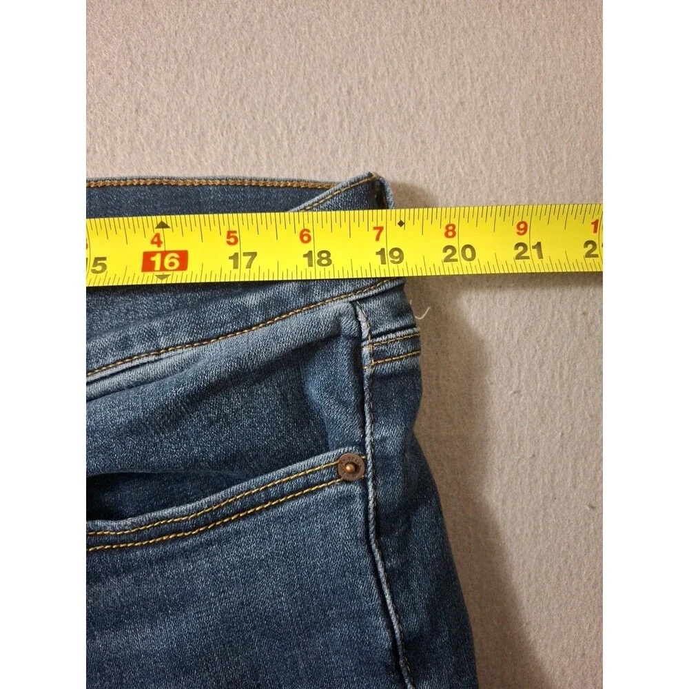 Lucky Brand Jeans Mens 38X30 221 Straight Blue Denim 5 Pocket Whiskered